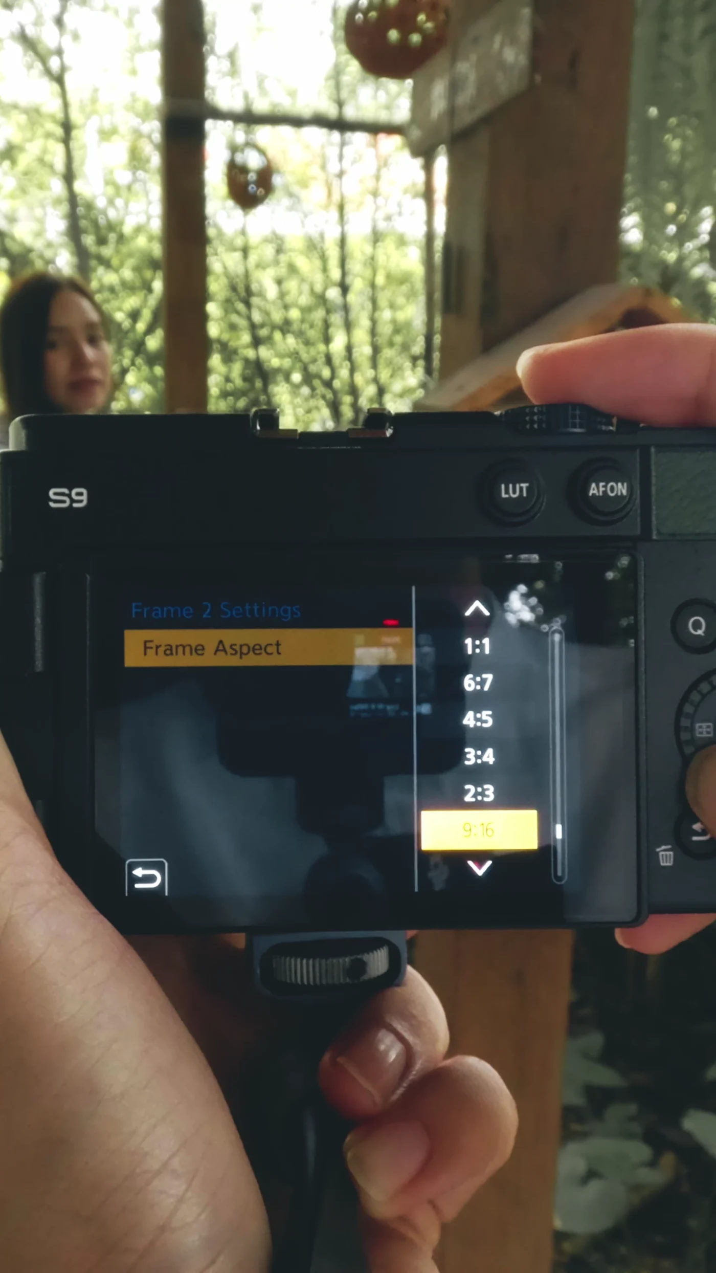 เฟรมจากคลิปสั้นจริง LUMIX S9