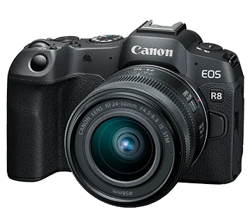 กล้อง Canon EOS R8 ที่ใช้ Dual Pixel CMOS AF II ติดเลนส์ RF24-50mm f/4.5-6.3 IS STM มุมเฉียงด้านหน้า