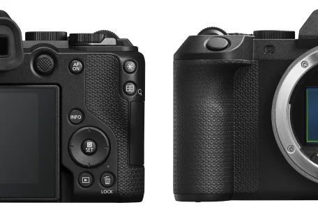 ด้านข้างและด้านหลังกล้อง Canon EOS R8 Mark II เห็นรูปทรงกริปและความหนาของบอดี้