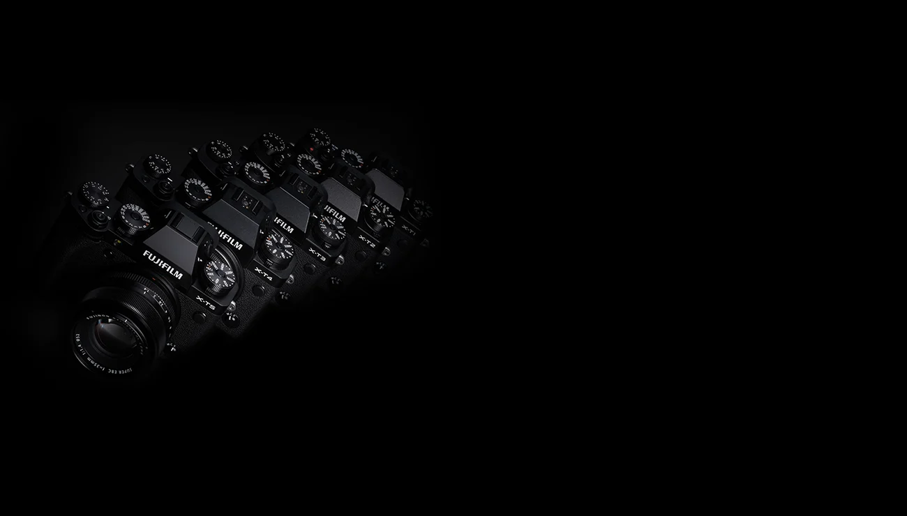 กล้อง FUJIFILM X-T5 หนึ่งในรุ่นที่รองรับการแปลงไฟล์ผ่านสาย USB