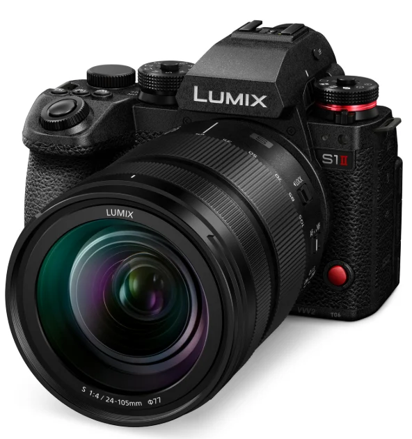 Panasonic LUMIX S1II มุมเฉียง ใส่เลนส์ซูม เห็นช่องมองภาพและกริป
