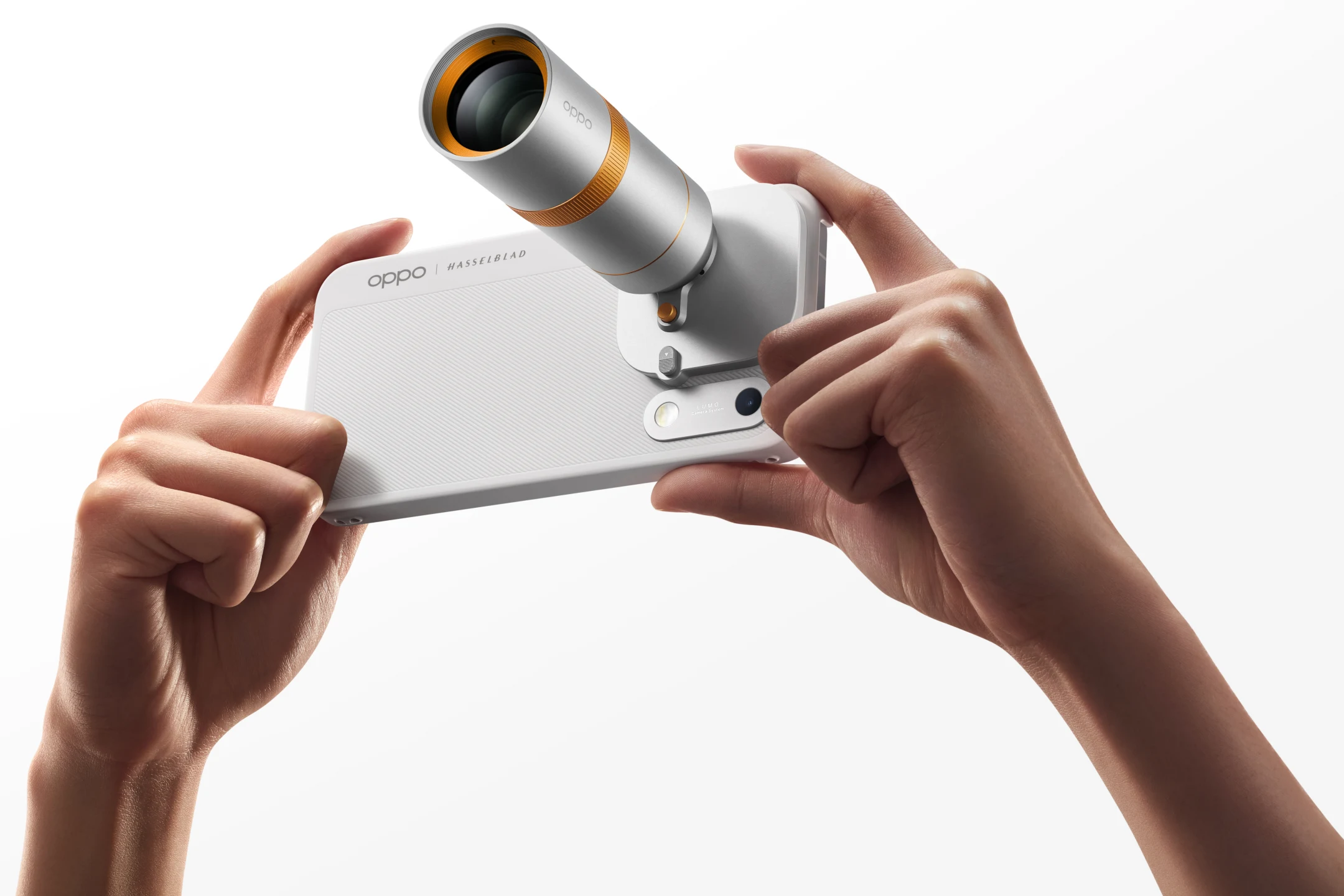 รีวิว Find X10 Pro Max ถือมือถือพร้อมเลนส์เทเลคอนเวอร์เตอร์