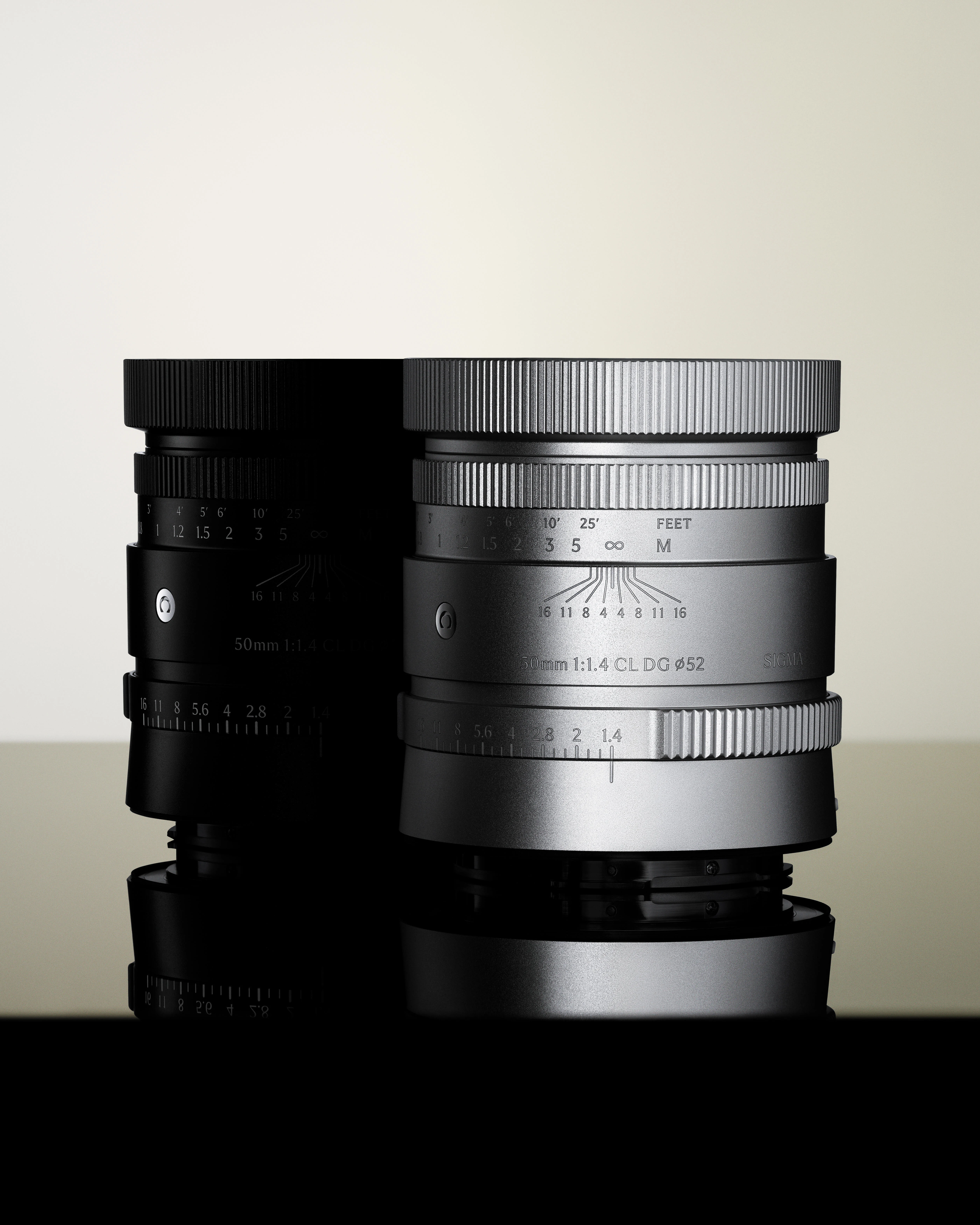 SIGMA 50mm F1.4 CL สีดำและสีเงิน
