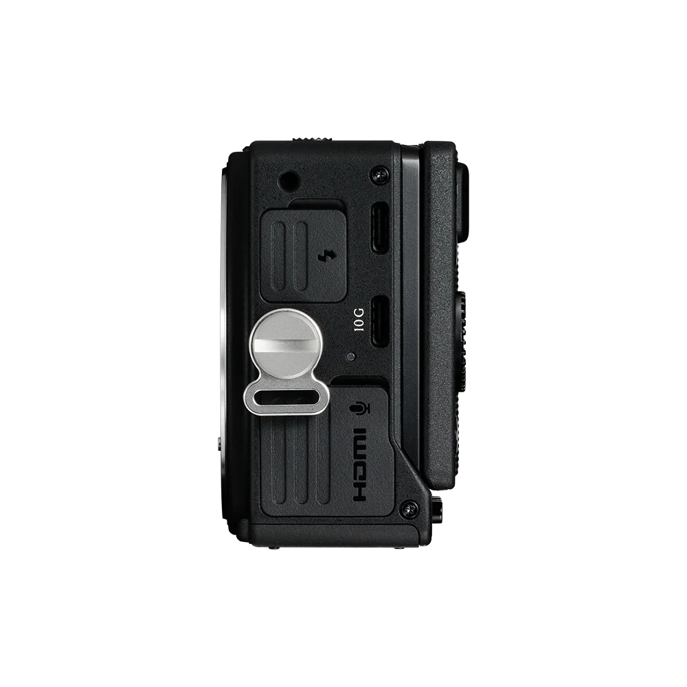 SIGMA FP2 มุมด้านข้าง ที่ยึดสายคล้องเป็นรูเกลียว 1/4 นิ้ว