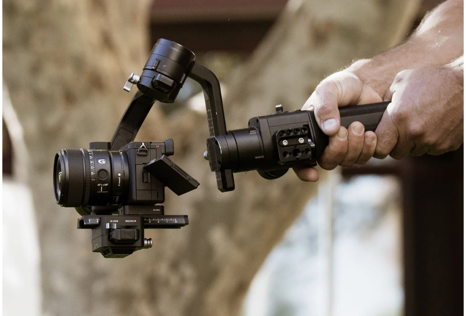 กล้อง Sony a6700 ที่มี S-Cinetone ติดกิมบอลถ่ายวิดีโอ